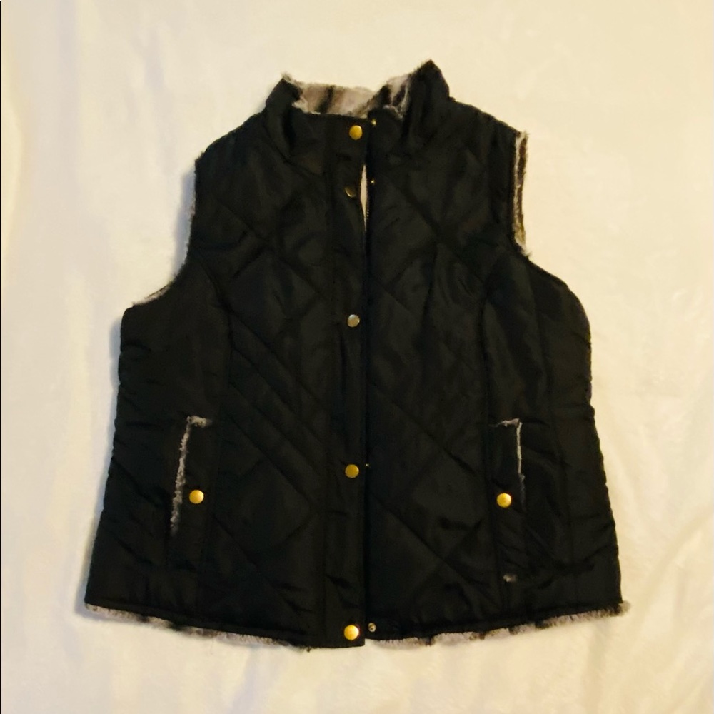 Reversible Puffer Vest - Picture 13 of 16